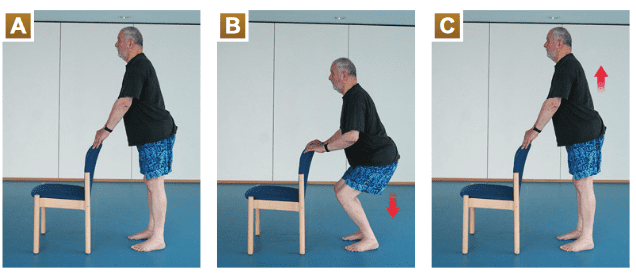 حرکت اسکوات کوچک/نرمش برای تقویت عضلات پا در سالمندان